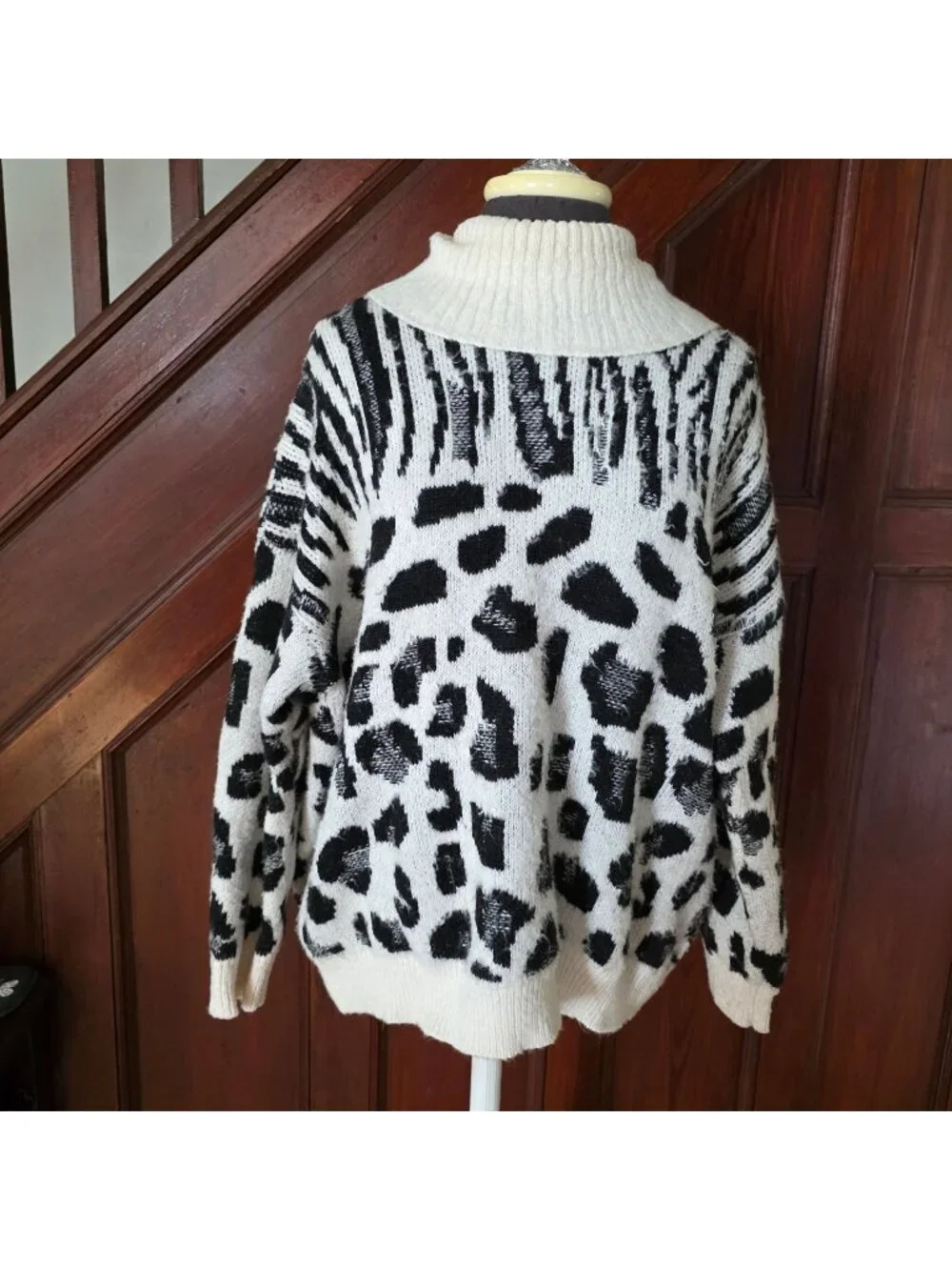 Torrid Animal Print Oversized Sweater Ivory & Black Ribbed Turtleneck Size 2